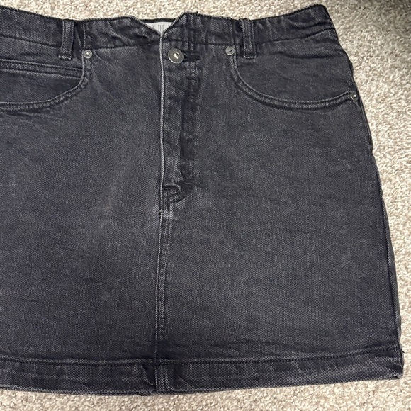 Free People Charcoal Black w grey undertone Mini Skirt has pockets + belt loops - Picture 2 of 11